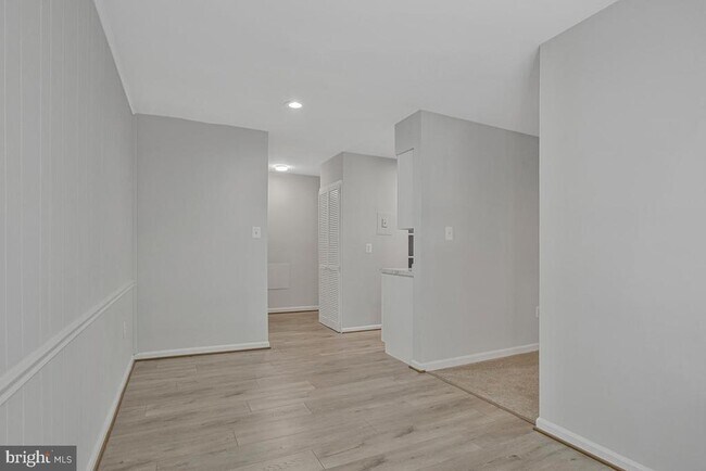 Building Photo - 15 Silverwood Cir