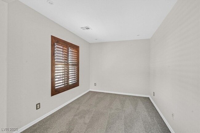 Building Photo - 65 Pangloss St