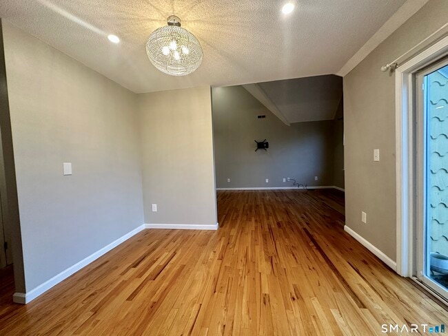 Building Photo - 918 Quinnipiac Ave