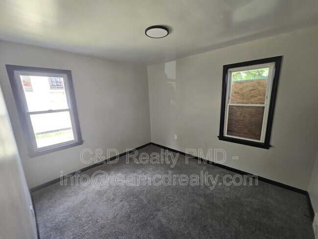 Building Photo - 4308 E 143rd St