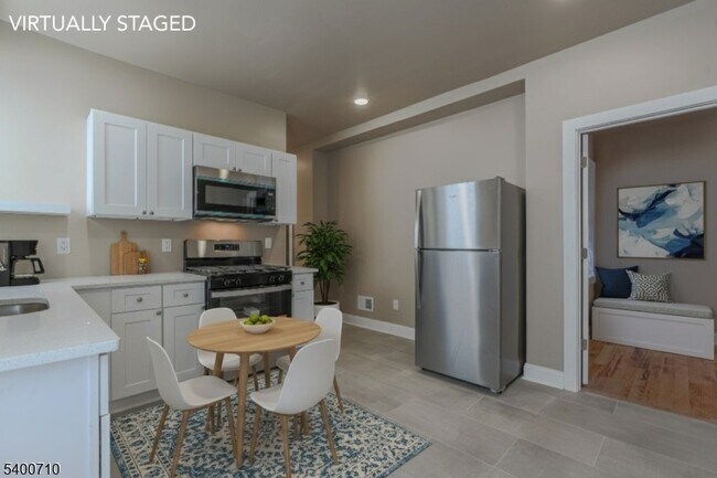 Building Photo - 882 S 14th St