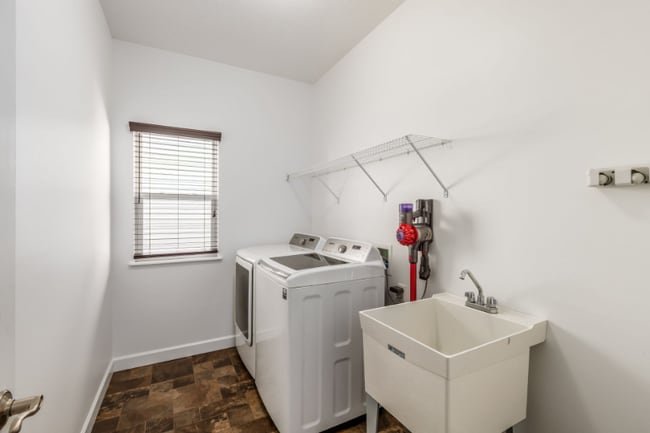 Building Photo - 4165 Freesia Dr