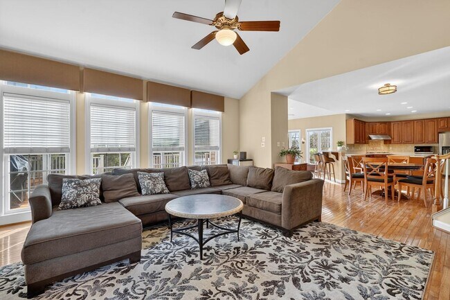 Building Photo - 401 Hilton Head Ct