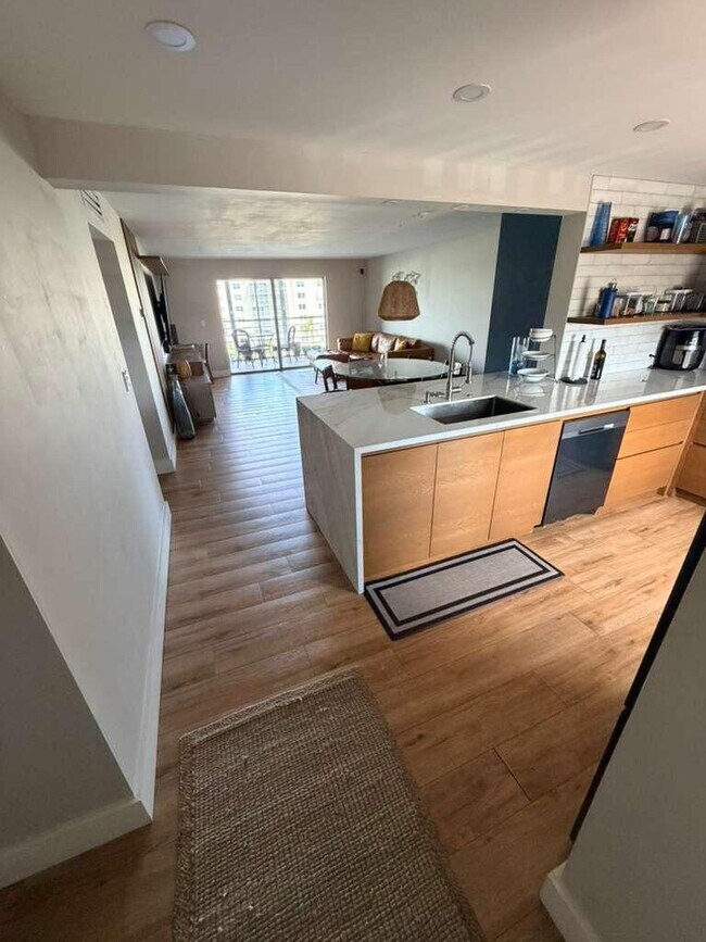 Building Photo - 301 SE 3rd St