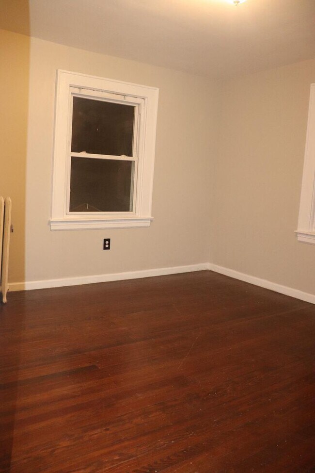 Building Photo - 28 Beechwood Pl