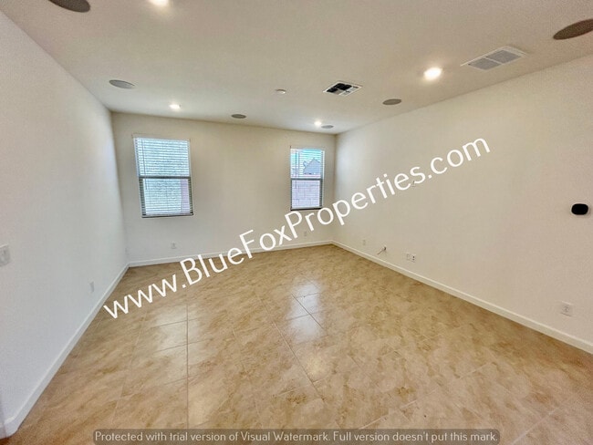 Building Photo - 9286 N Peridot Vis Ave