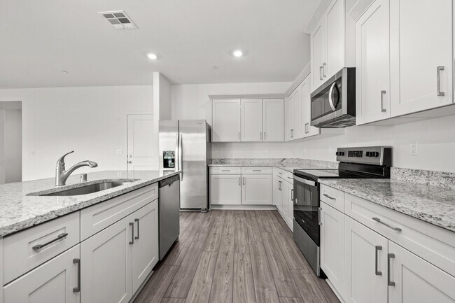 Building Photo - 80425 Enclave Ct