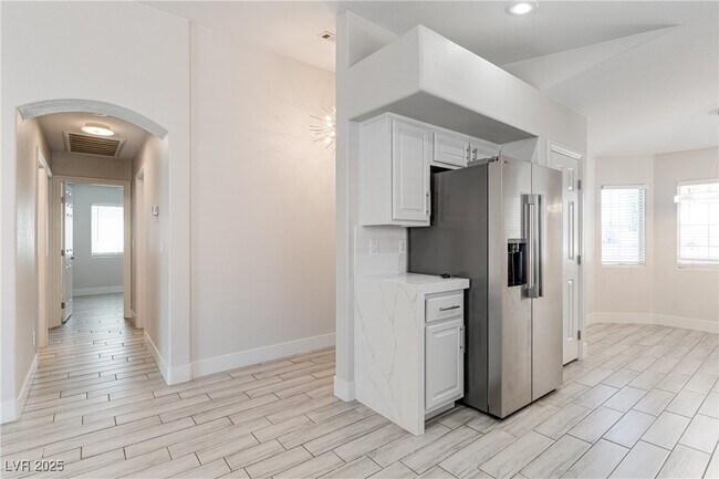 Building Photo - 2259 Smokey Sky Dr