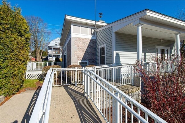 Building Photo - 200 Roger Williams Ave