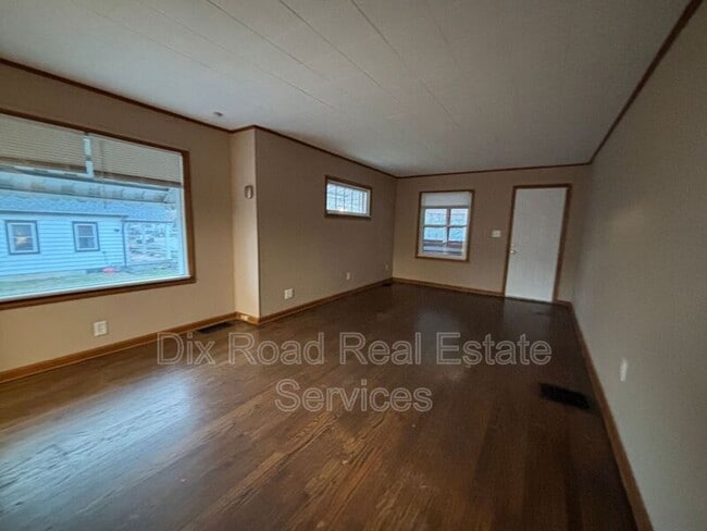 Building Photo - 2404 Mundale Ave