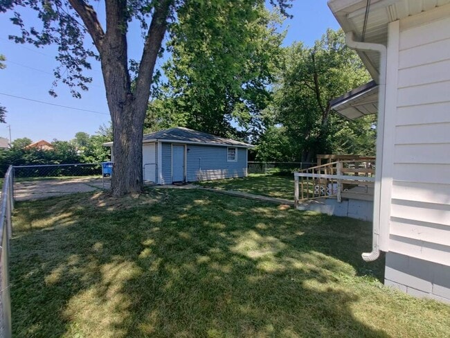 Building Photo - 1123 S Noble St