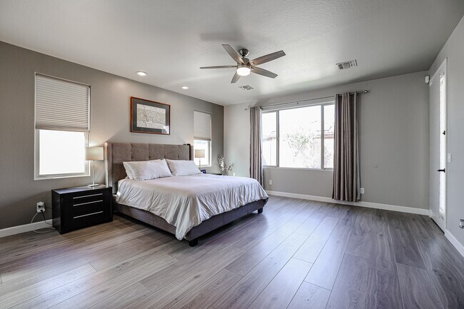 Building Photo - 15626 W Campbell Ave