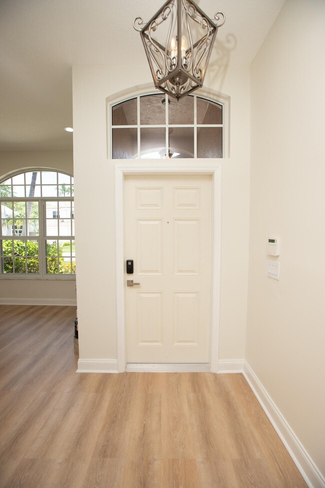 Building Photo - 10821 La Salinas Cir