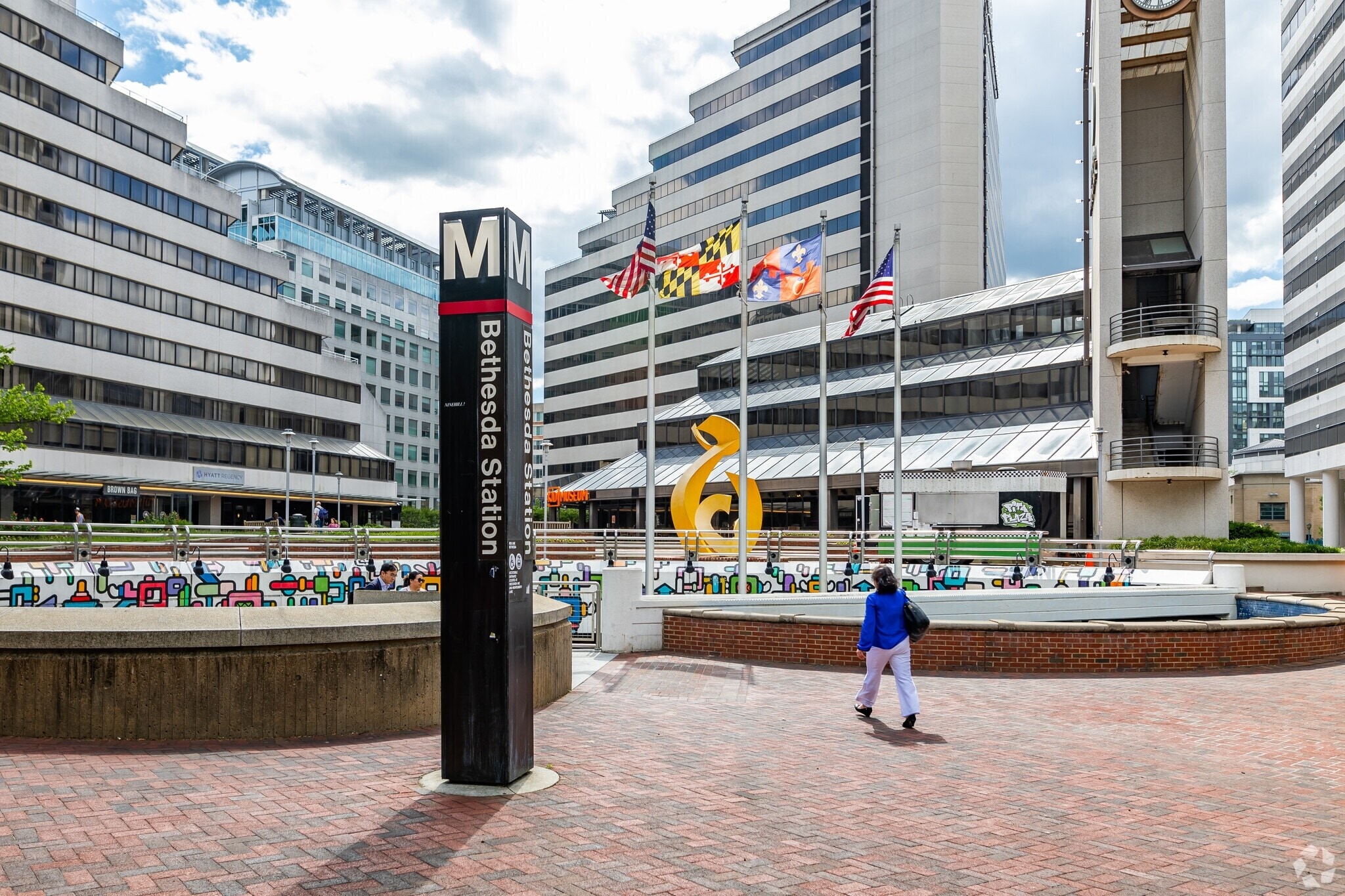 Building Photo - 6639 Hillandale Rd