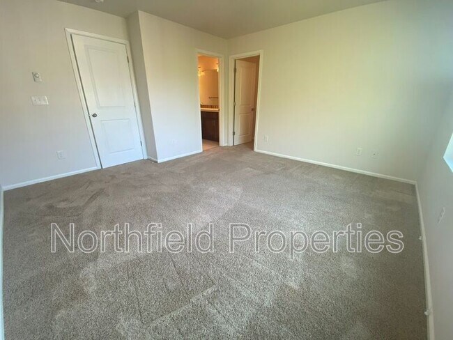 Building Photo - 3421 31st Dr