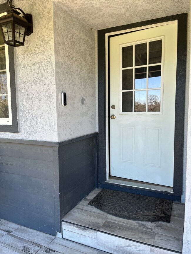 Building Photo - Beautiful Foothil Views Available Now!