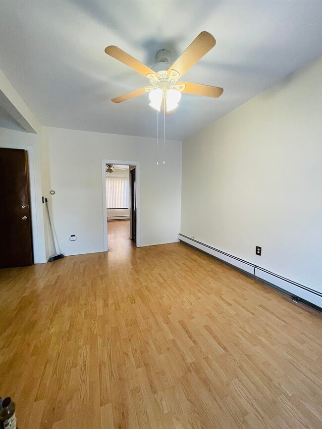 Building Photo - 39 W 35th St