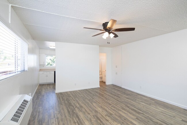 Interior Photo - Palm Towers Apartments