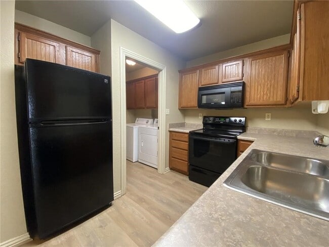 Building Photo - 3591 W Chevaux Dr