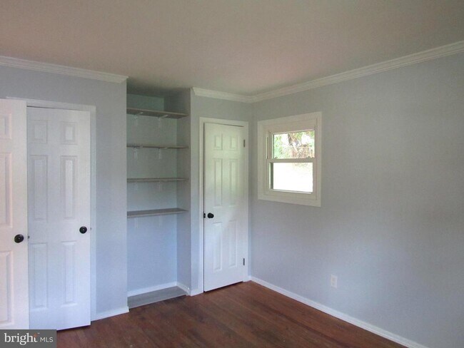 Building Photo - 5515 Helmont Dr
