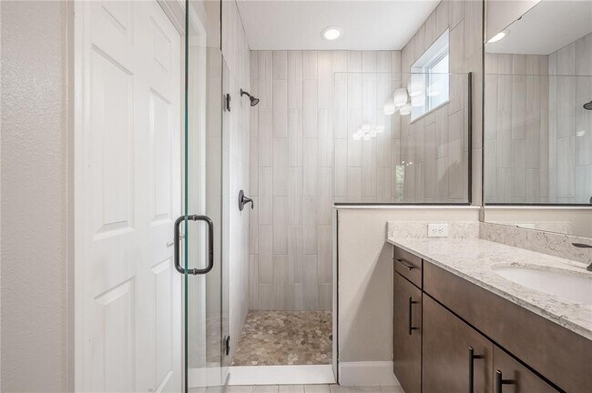 Building Photo - 7212 Paradiso Dr