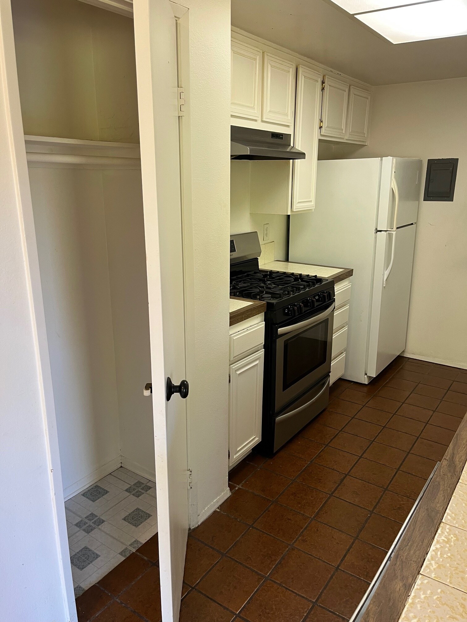 Building Photo - 5977 Nelda St