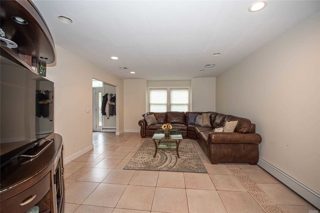 Building Photo - 101 Stonehurst Ln