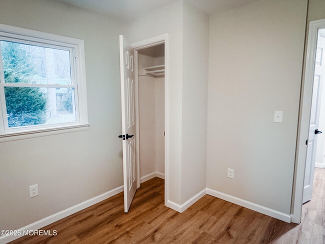 Building Photo - 827 Rogers St