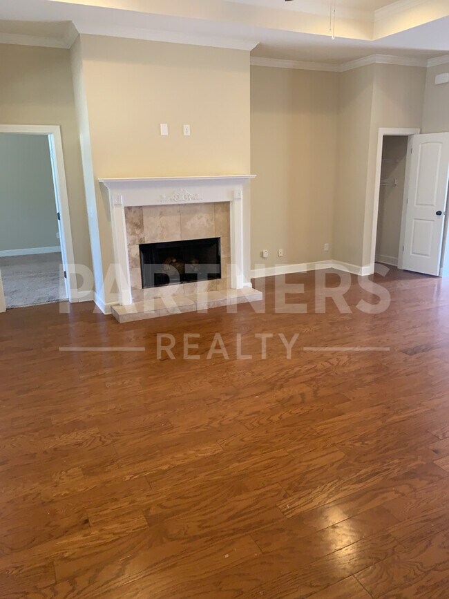Building Photo - 9260 Marston Way