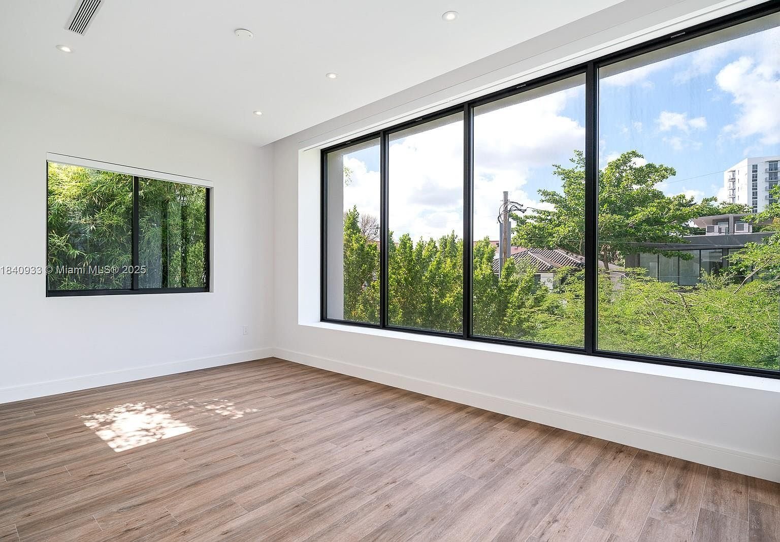 Building Photo - 2984 Coconut Ave