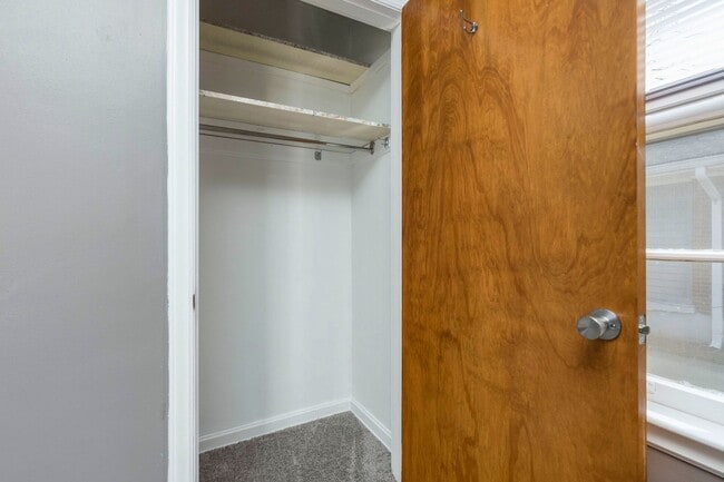 Building Photo - 3706 Chevy Chase Rd