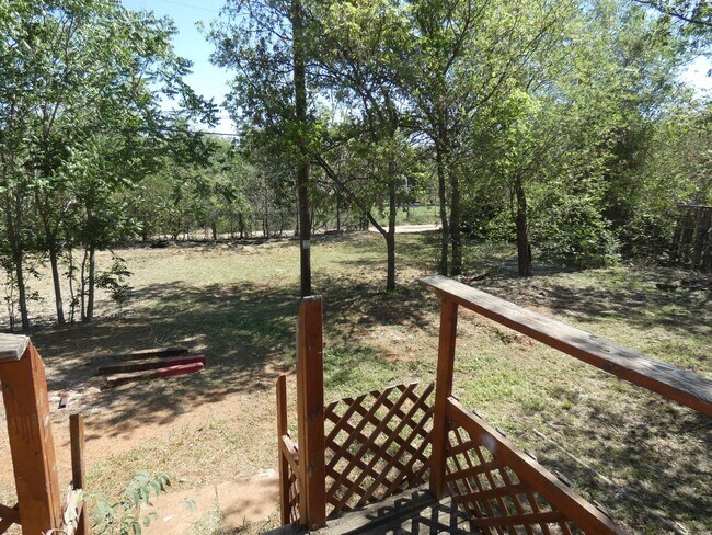 Building Photo - 3 bedroom, 2 bath