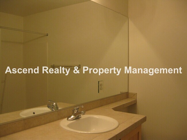 Building Photo - 15330 SW Mallard Dr