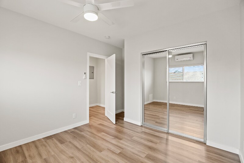 Building Photo - 1352 W 36th St