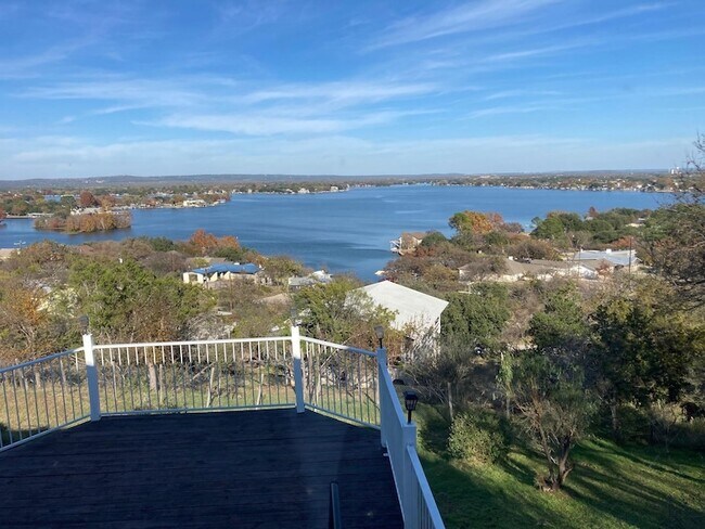 Building Photo - 215 Mountain Top