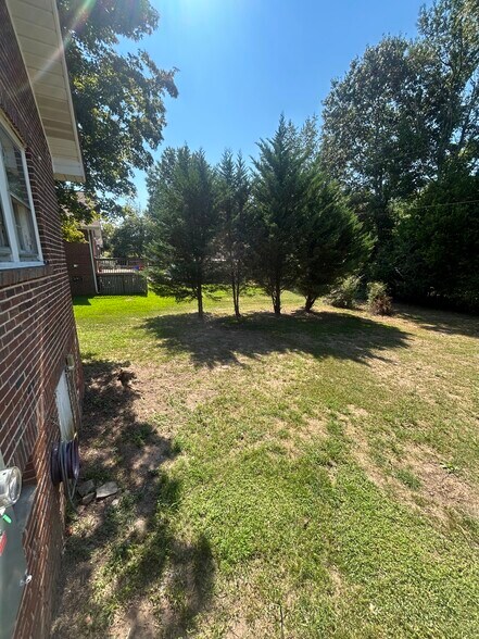 Building Photo - 506 Bolt Ave