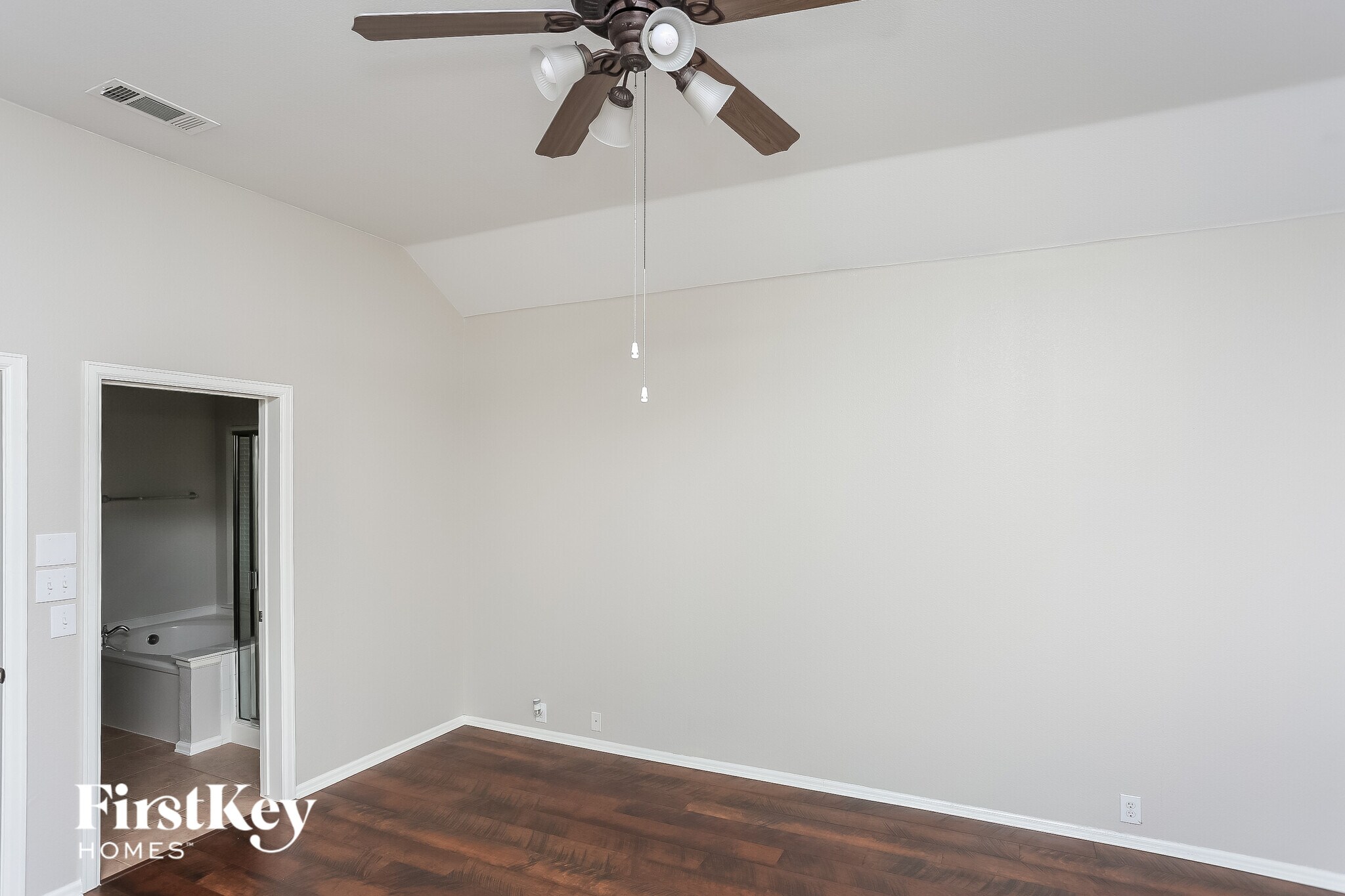 Building Photo - 2852 Maple Creek Dr