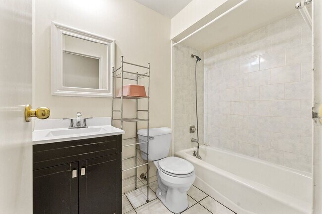 Building Photo - 225 N Gregory St