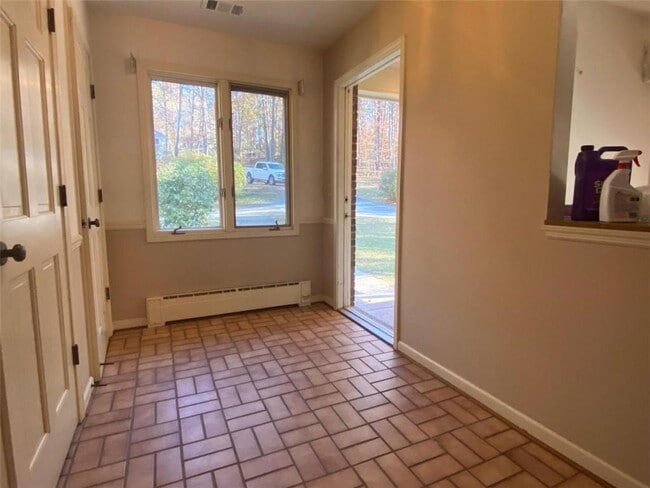 Building Photo - 1830 Winding Creek Ln SW