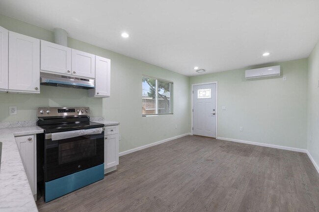 Building Photo - 15452 Romar St