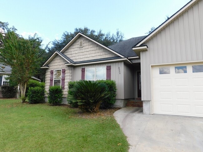 Building Photo - 3 Bedroom Home in the County