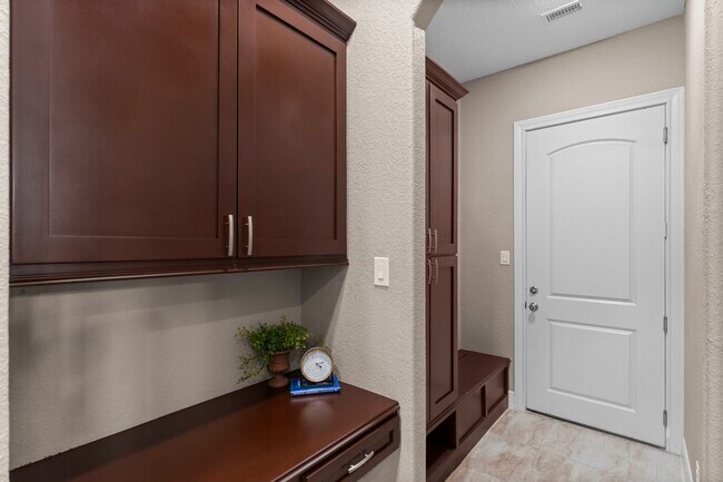 Building Photo - 127 Benjis Pl