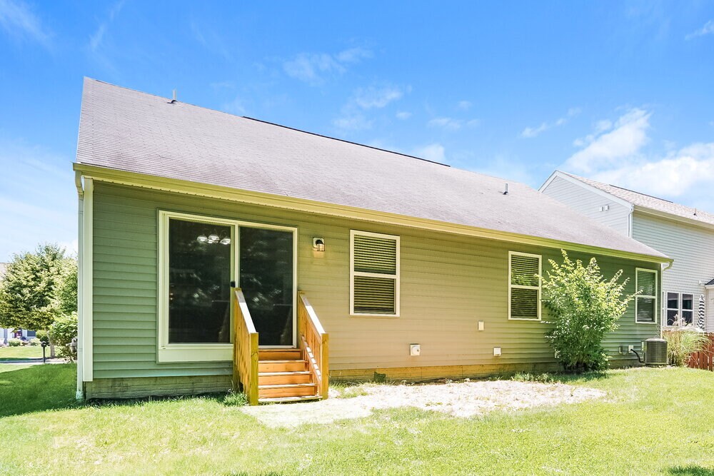 Building Photo - 349 Cloverhill Dr