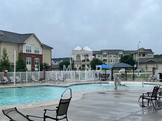 Building Photo - 176 Misty Pike Dr