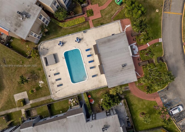 Building Photo - 4804 NW 79th Ave