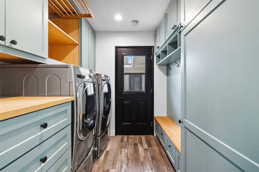 Building Photo - 1581 Baker St