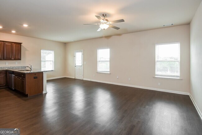 Building Photo - 128 Innis Brk Cir