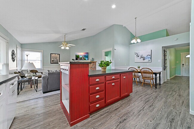 Building Photo - 3061 Owen Ln