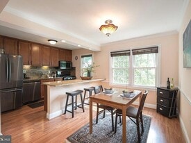 Building Photo - 6726 W Wakefield Dr