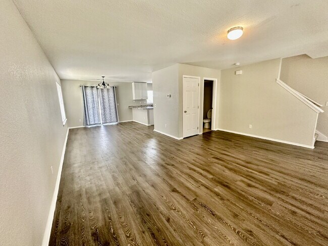 Building Photo - Three Bedroom, University Park Home!
